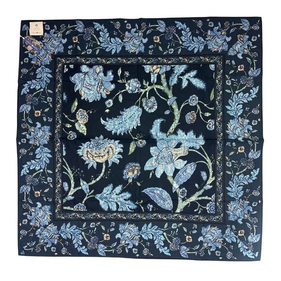 NWT April Cornell Cafe Cloth Tablecloth Jacobean Garden Blue 36 x 36 - Picture 1 of 3